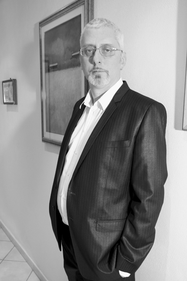 Grande forza di volontà*** Per Andrea l'unica difesa da questi attacchi mentali consiste nel far prendere coscienza all’opinione pubblica dell'esistenza di questa tecnologia pericolosissima e indurre chi è al potere a dismetterla.